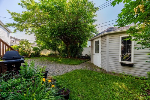 Cour - 288 Av. Jaillet, Pointe-Claire, QC 