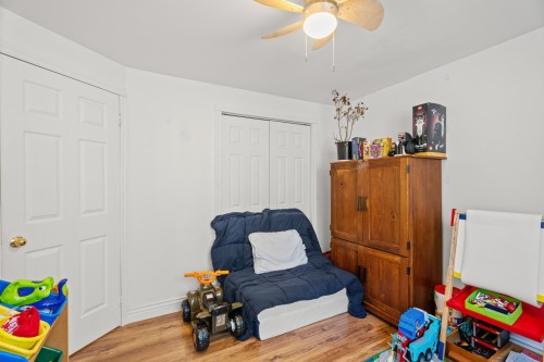 Bedroom - 22A Rue Du Joli-Bosquet, Sainte-Marguerite-Du-Lac-Masson, QC - Indoor