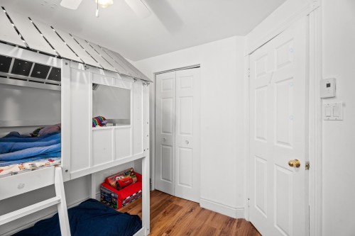 Bedroom - 22A Rue Du Joli-Bosquet, Sainte-Marguerite-Du-Lac-Masson, QC - Indoor