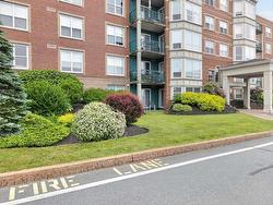 304 114 Regency Park Drive  Halifax, NS B3S 1R9