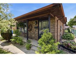 1705 SOUTHDALE  Windsor, ON N8W 4W8
