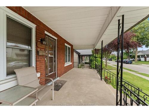 1663 Elsmere, Windsor, ON 
