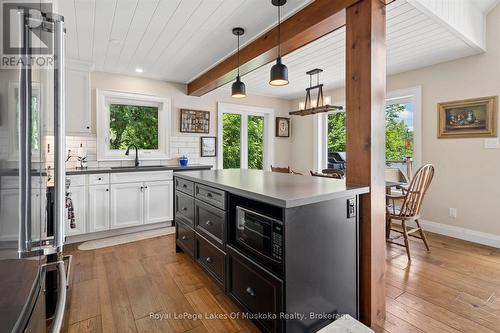 Open kitchen concept - 44 Hillcrest Lane, Perry, ON 