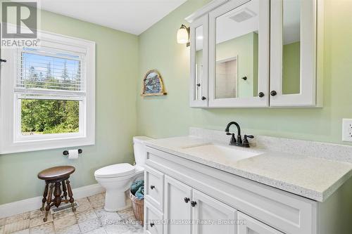 Bathroom - 44 Hillcrest Lane, Perry, ON 