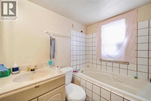 1066 Hickory, Windsor, ON 