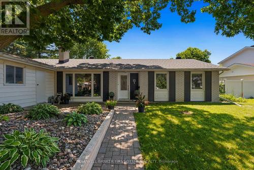 3+2 bedrooms and 2+1 bathrooms & inground pool! - 12 Bradgate Drive, Ottawa, ON 