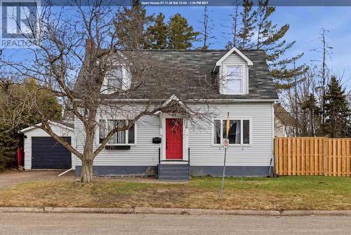 32 Salisbury AVE  Sault Ste. Marie, ON P6B 1L7