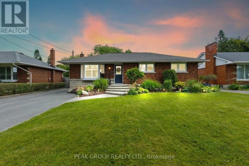 8 ROXANNE DRIVE  St. Catharines (Bunting/Linwell), ON L2M 3G9
