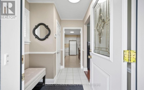 Entrance to home - 5 Mendip Crescent, Toronto, ON 