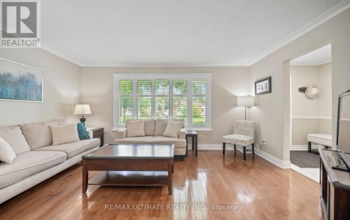 Large window overlooking front yard - 5 Mendip Crescent, Toronto, ON 