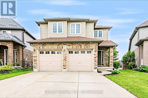 702 FRONTENAC CRESCENT  Woodstock (Woodstock - South), ON N4V 0B1