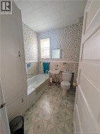 bathroom upper unit - 