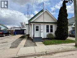 37 Foster STREET  Chatham, ON N7M 4N4