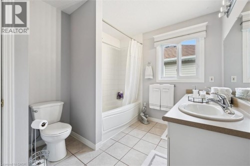 127 Everglade Crescent, Kitchener, ON 