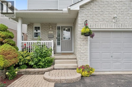 127 Everglade Crescent, Kitchener, ON 