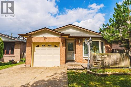 11 DRAKES Drive  Hamilton, ON L8E 4G4