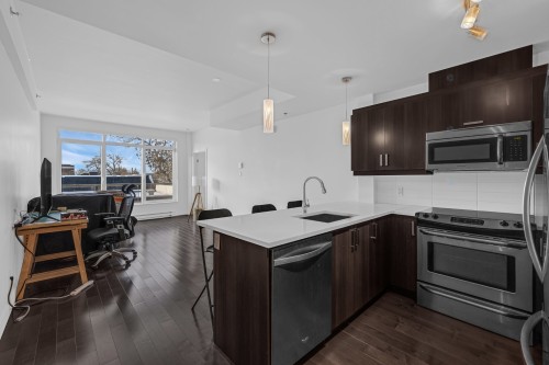 304 5865 Av De Monkland — photo 1