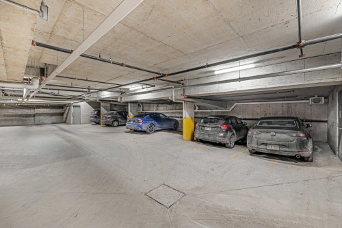Parking - 304-5865 Av. De Monkland, Montréal (Côte-Des-Neiges/Notre-Dame-De-Grâce), QC - Indoor Photo Showing Garage