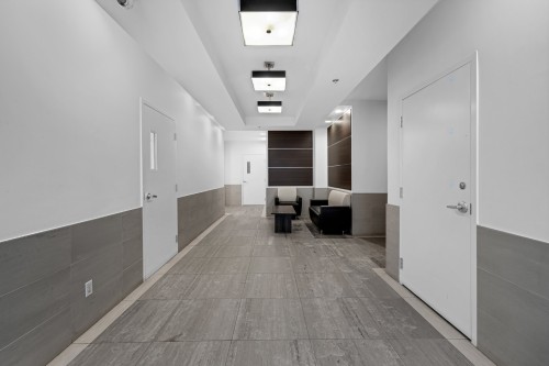 Entry - 304-5865 Av. De Monkland, Montréal (Côte-Des-Neiges/Notre-Dame-De-Grâce), QC - Indoor Photo Showing Other Room