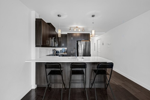 Kitchen - 304-5865 Av. De Monkland, Montréal (Côte-Des-Neiges/Notre-Dame-De-Grâce), QC - Indoor Photo Showing Kitchen With Upgraded Kitchen