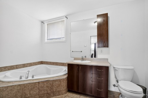 Salle de bains - 820 Boul. Lafortune, L'Assomption, QC 