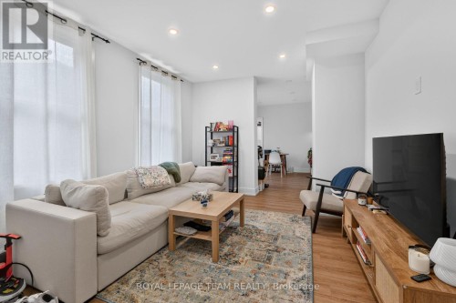 Livingroom main level unit - 169 Florence Street, Ottawa, ON 