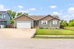44 BEAUDIN Boulevard  Elie, MB R0H 0H0