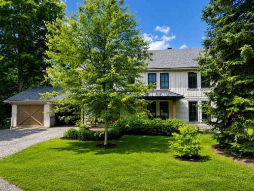 230 Rue René  Magog, QC J1X 7P7