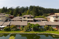 #124-2345 Cedar Hill Cross Rd Oak Bay, BC V8P 5M8