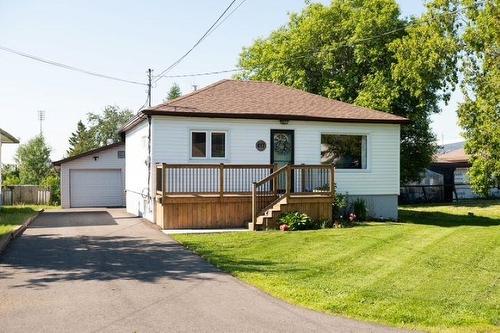 417 Hester Street  Thunder Bay, ON P7B 2L1