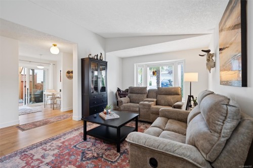 84 Wolf Lane, View Royal, BC 