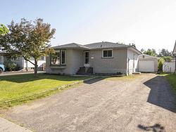 103 Elron Cres  Thunder Bay, ON P7C 5T2