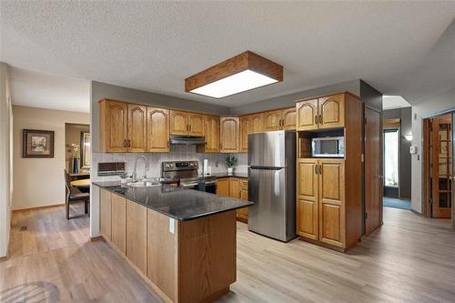 779 Lindenwood Dr, Winnipeg, MB 