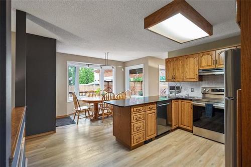 779 Lindenwood Dr, Winnipeg, MB 