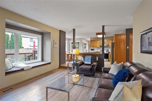 779 Lindenwood Dr, Winnipeg, MB 