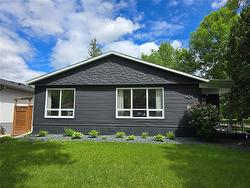 1424 Mathers BAY  Winnipeg, MB R3M 2J9