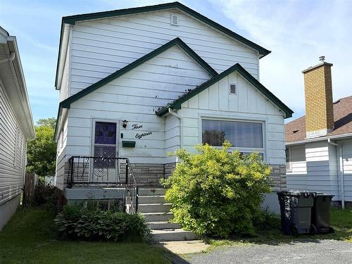 318 Empire Avenue  Thunder Bay, ON P7E 4R8