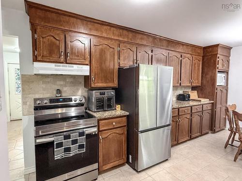 1192 Highway 2, Lantz, NS 
