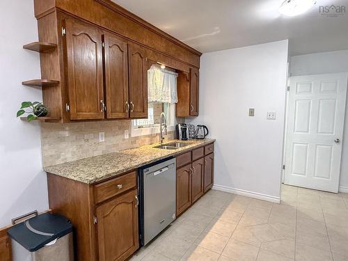 1192 Highway 2, Lantz, NS 