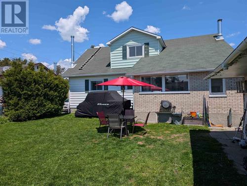 8 George St, Wawa, ON 