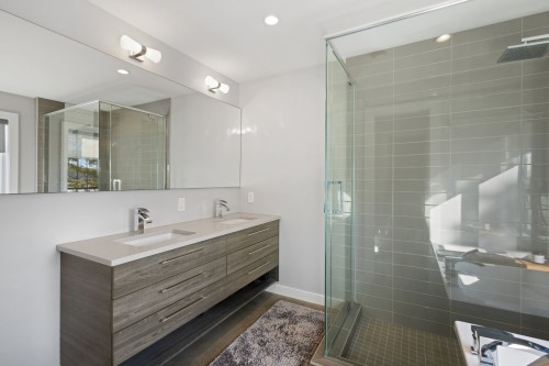 Salle de bains attenante à la CCP - 220 Rue De L'Archipel, Saint-Denis-De-Brompton, QC - Indoor Photo Showing Bathroom