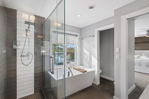 Salle de bains attenante à la CCP - 220 Rue De L'Archipel, Saint-Denis-De-Brompton, QC - Indoor Photo Showing Bathroom