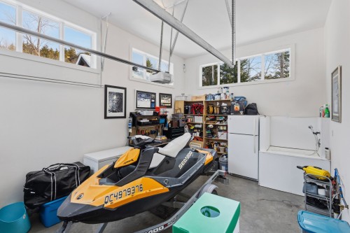 Garage - 220 Rue De L'Archipel, Saint-Denis-De-Brompton, QC - Indoor
