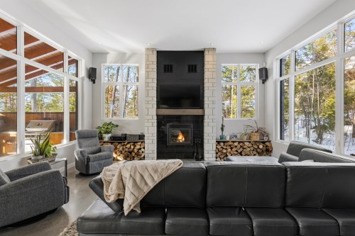 Salon - 220 Rue De L'Archipel, Saint-Denis-De-Brompton, QC - Indoor Photo Showing Living Room With Fireplace