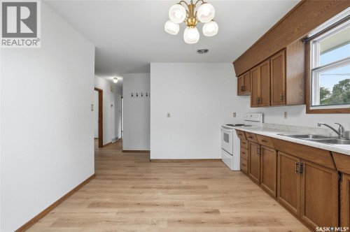 S 1704 Preston Avenue S, Saskatoon, SK 