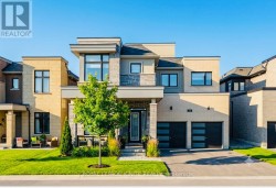 11 LARKIN LANE  Clarington, ON L1C 4A7