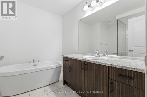 775 Chinook Path, Oshawa, ON 