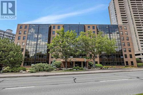 408 - 2019 CARLING AVENUE N  Ottawa, ON K2A 4A2