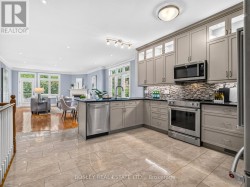 Beautiful, end-unit bungalow townhome - 