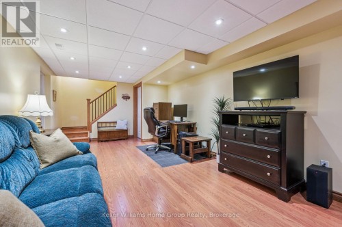 28 Edward Street, Mapleton, ON 